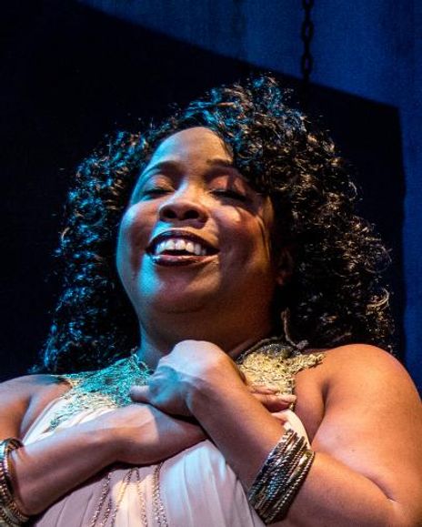 Piper Davis Headshot