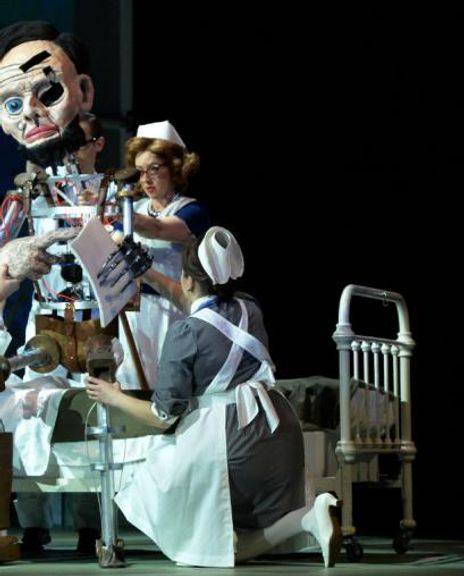 Kira Dills-DeSurra Headshot