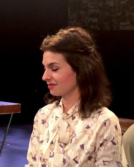 Sarah Maevink Headshot