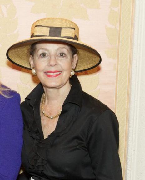 Sharon Queeney Weintz Headshot