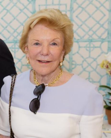 Ginny Simmons Headshot