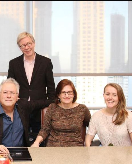 Stephanie Singer Headshot