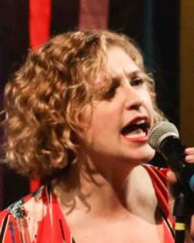 Cori Stolbun Headshot