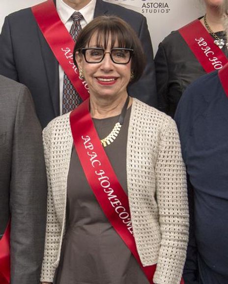 Renee Lasher Headshot