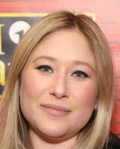 Anna Menken Headshot