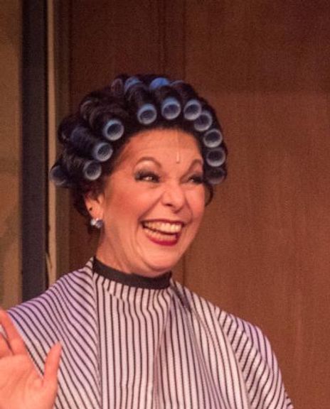 Linda Leonard Headshot