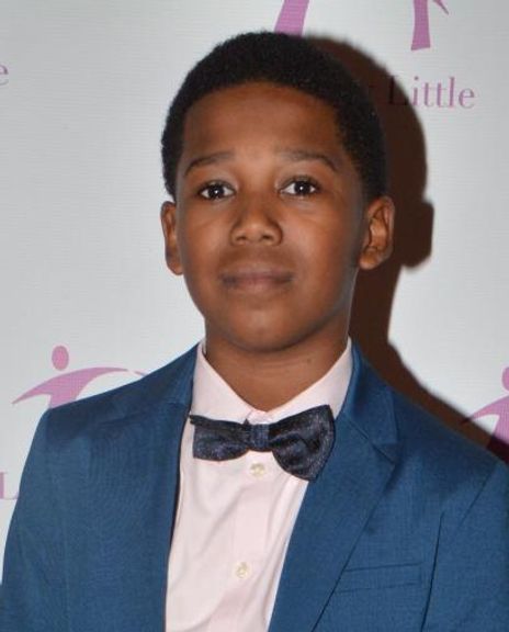 Aven Courtney Headshot