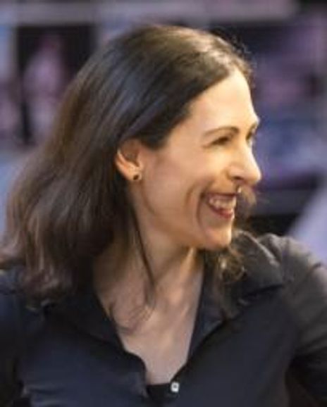 Ami Shulman Headshot