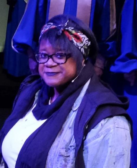 Erin Vanderhyde Headshot