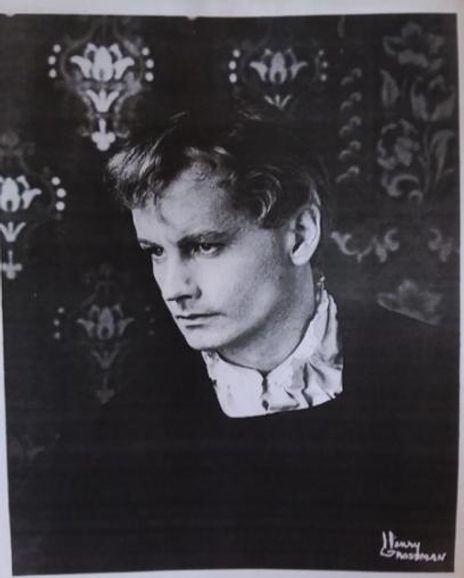 Lisa Hirakawa Headshot