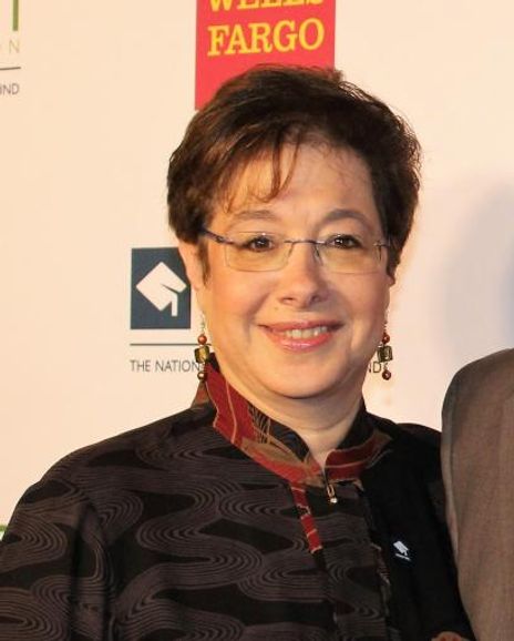 Claudia Caine Headshot