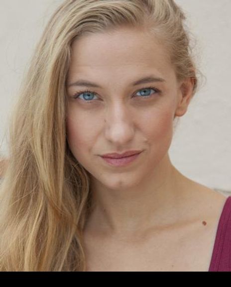 Tana Sirois Headshot