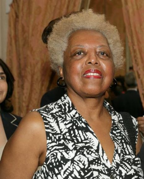 Essie D Owens Headshot