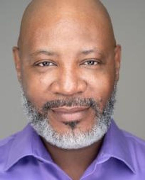 Cris Davenport Headshot