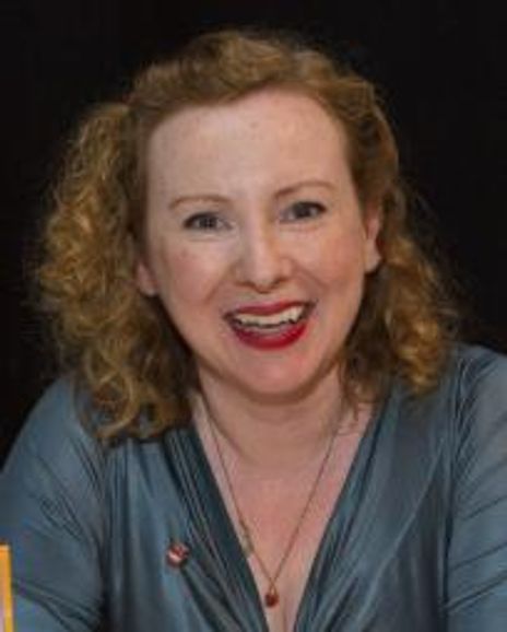 Lydia Monks Headshot