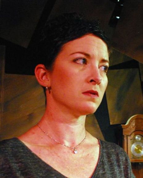 Amy Earhart Headshot