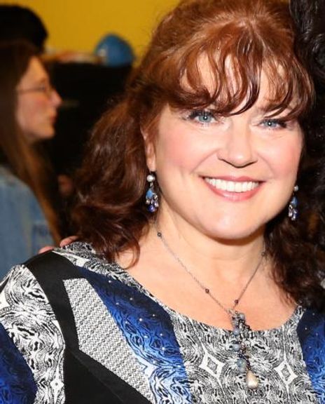 Joanne McGee Headshot