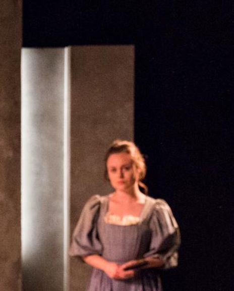 Sophia Carr-Gomm Headshot