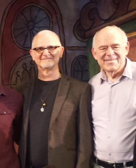 Robin Burdulis Headshot