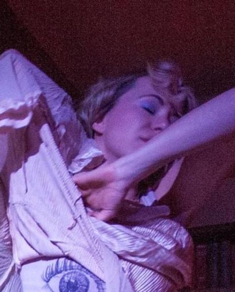 Julia Ubrankovics Headshot