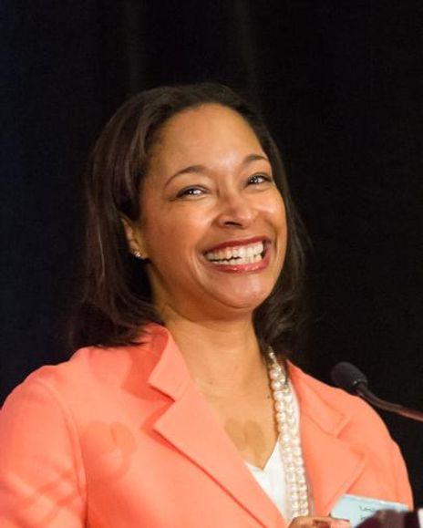 Leslie Johnson Headshot