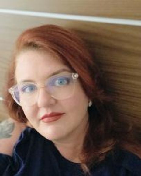 MariAnne Hernandez Headshot