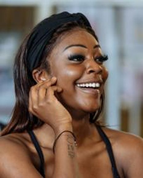 Rhianne-Louise McCaulsky Headshot