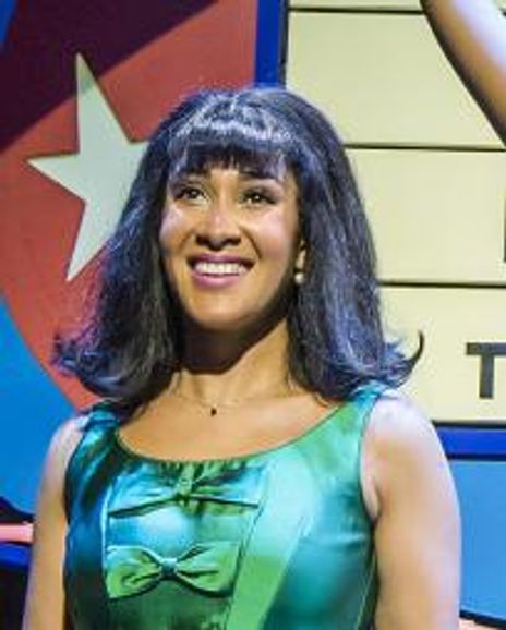 Anna Van Ruiten Headshot