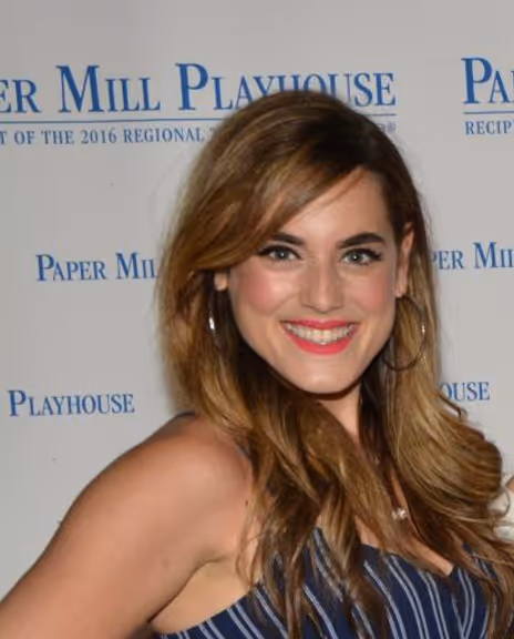 Hannah Jewel Kohn Headshot