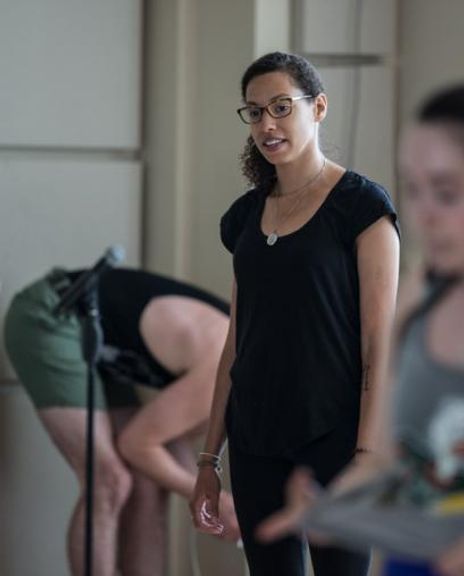 Elizabeth Thomas Headshot