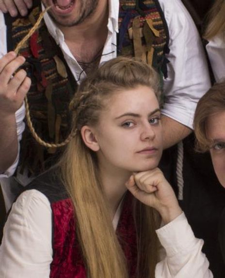 Ellie Gossage Headshot