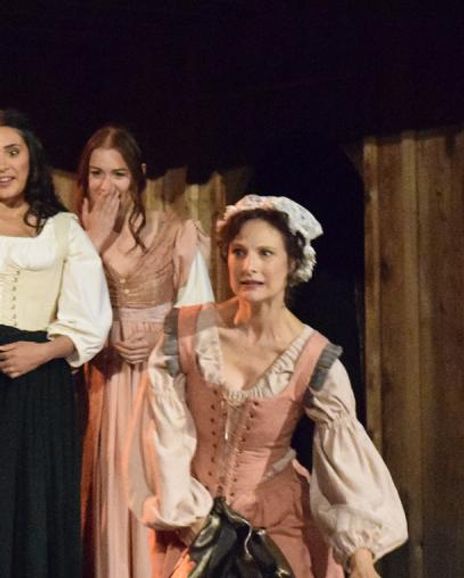 Laura Zanoni Headshot