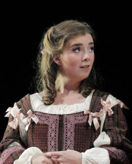 Sarah Shafer Headshot