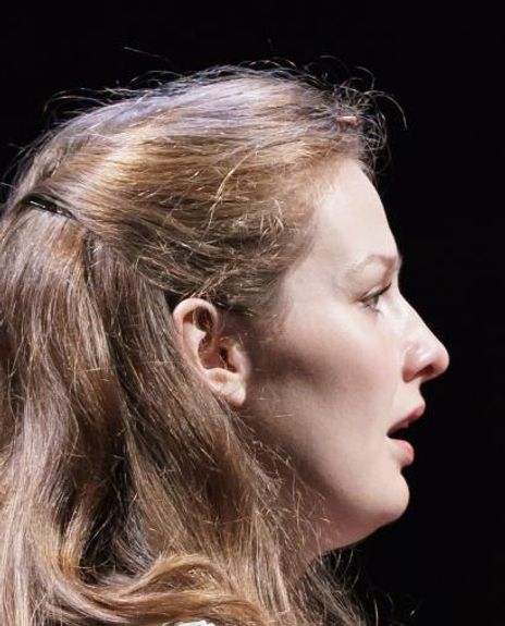 Claudia Jolly Headshot