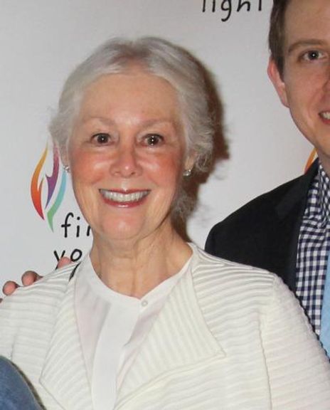 Lindy Groban Headshot