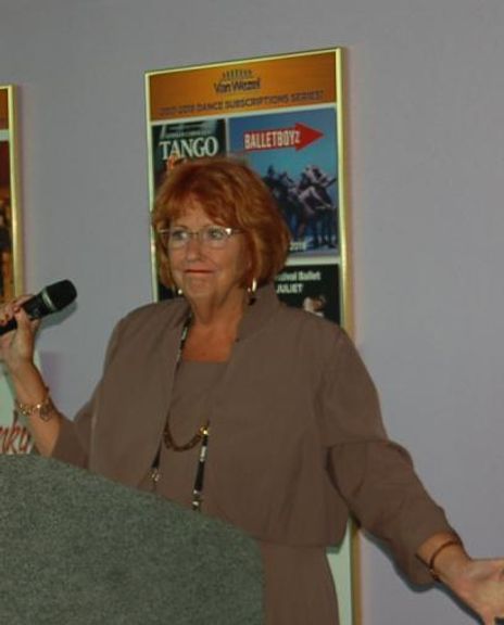 Mary Bensel Headshot