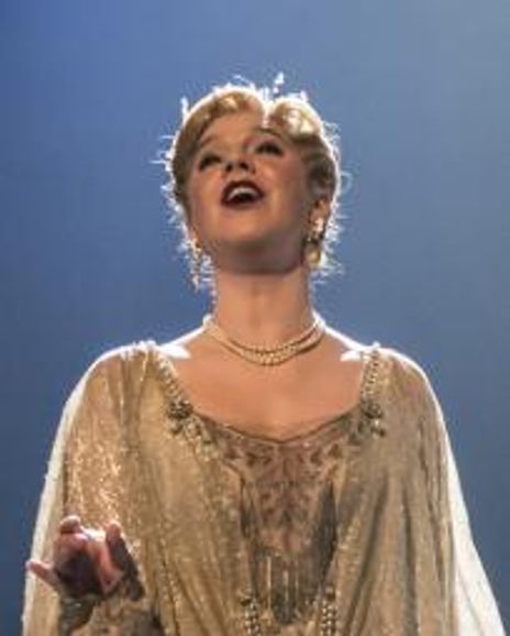 Alison Langer Headshot