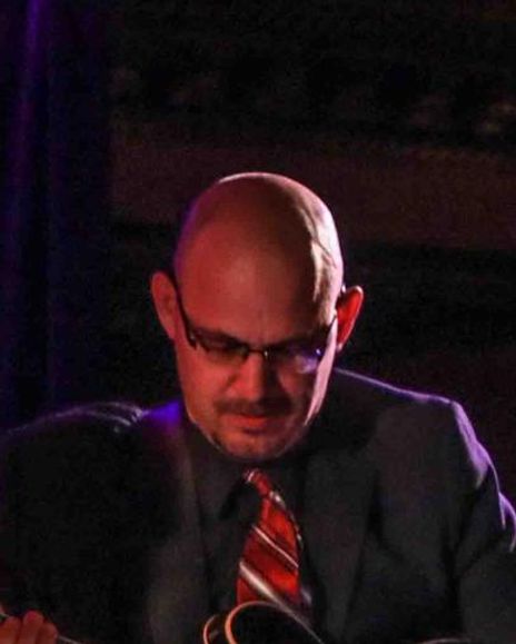 Avi Rothbard Headshot