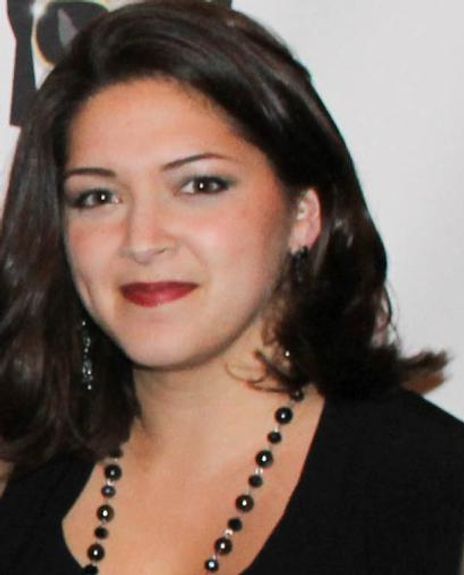 Amanda Kate Joshi Headshot