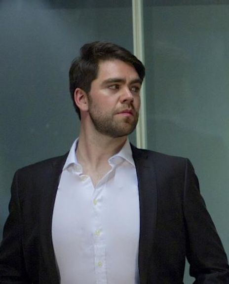 Lawrence Thackeray Headshot