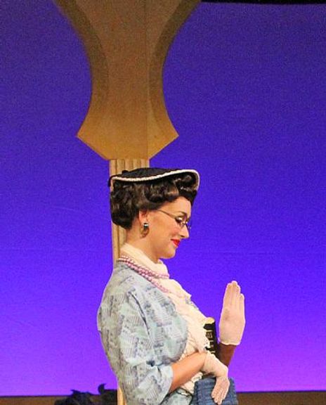 Caiti Marlowe Headshot