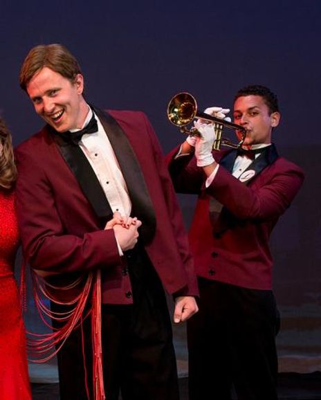 Aren Vaughn Headshot