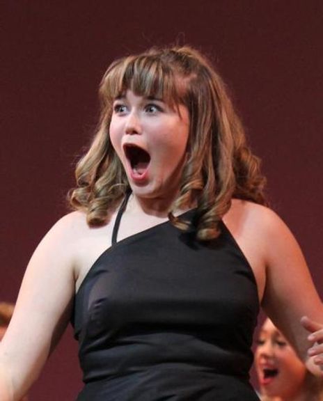 Maggie Gidden Headshot