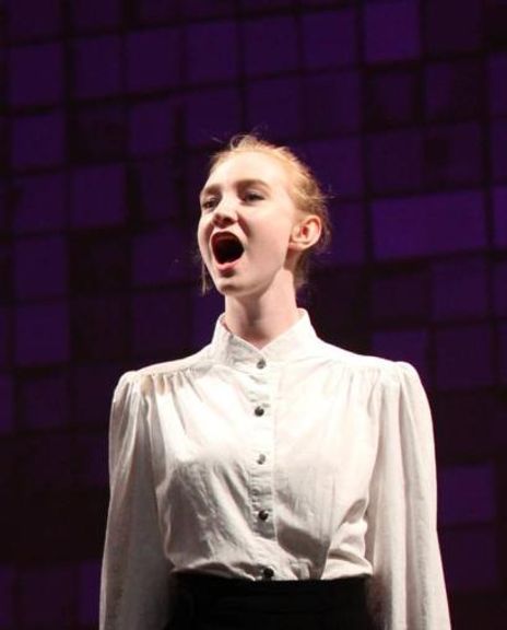 Catherine Elliott Headshot