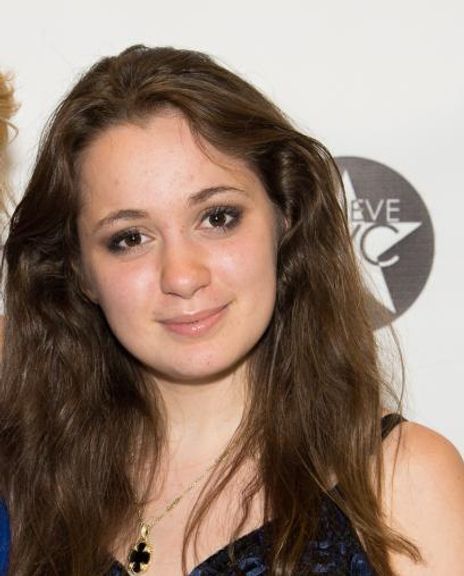 Mina Cuesta Headshot