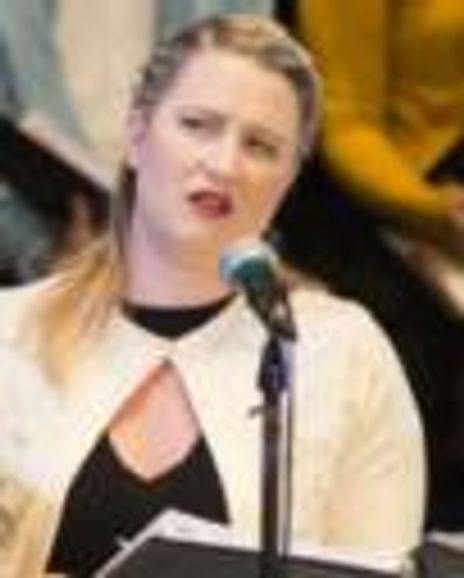 Theresa Kloos Headshot