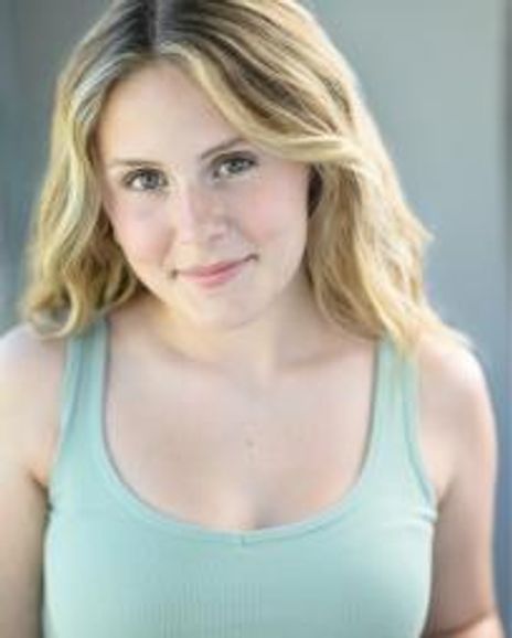 Maureen Henshaw Headshot