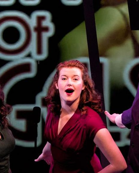 Erin Niebuhr Headshot