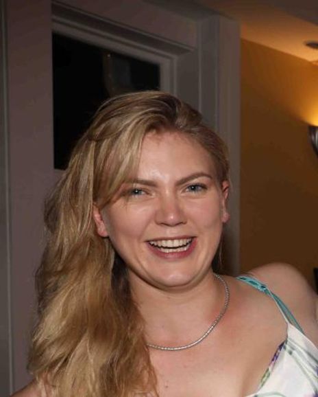 Ella Loudan Headshot