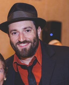 Daniel Kahn Headshot